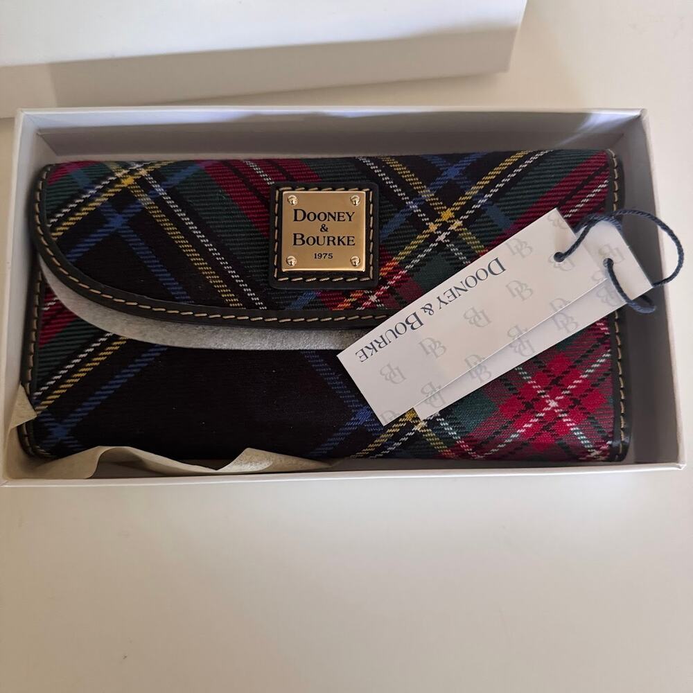 Dooney & Bourke Continental Clutch Wallet in Tartan Plaid New in Box